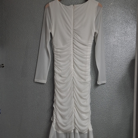 NWT Zattcas White Formal Dress With Ruching & Ruffles  Size L - Picture 7 of 10